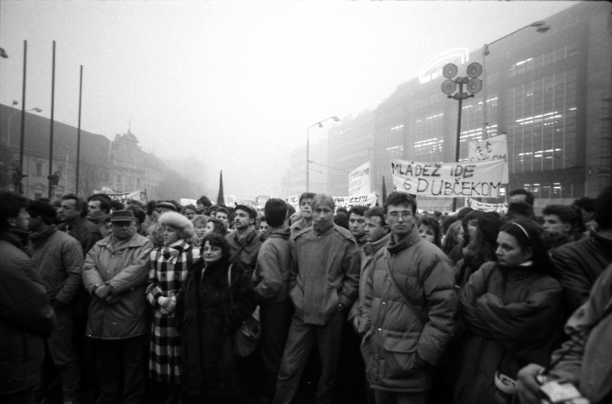 Ján Lörincz, Demonštrácie, Námestie SNP. 1989. Súkromný majetok